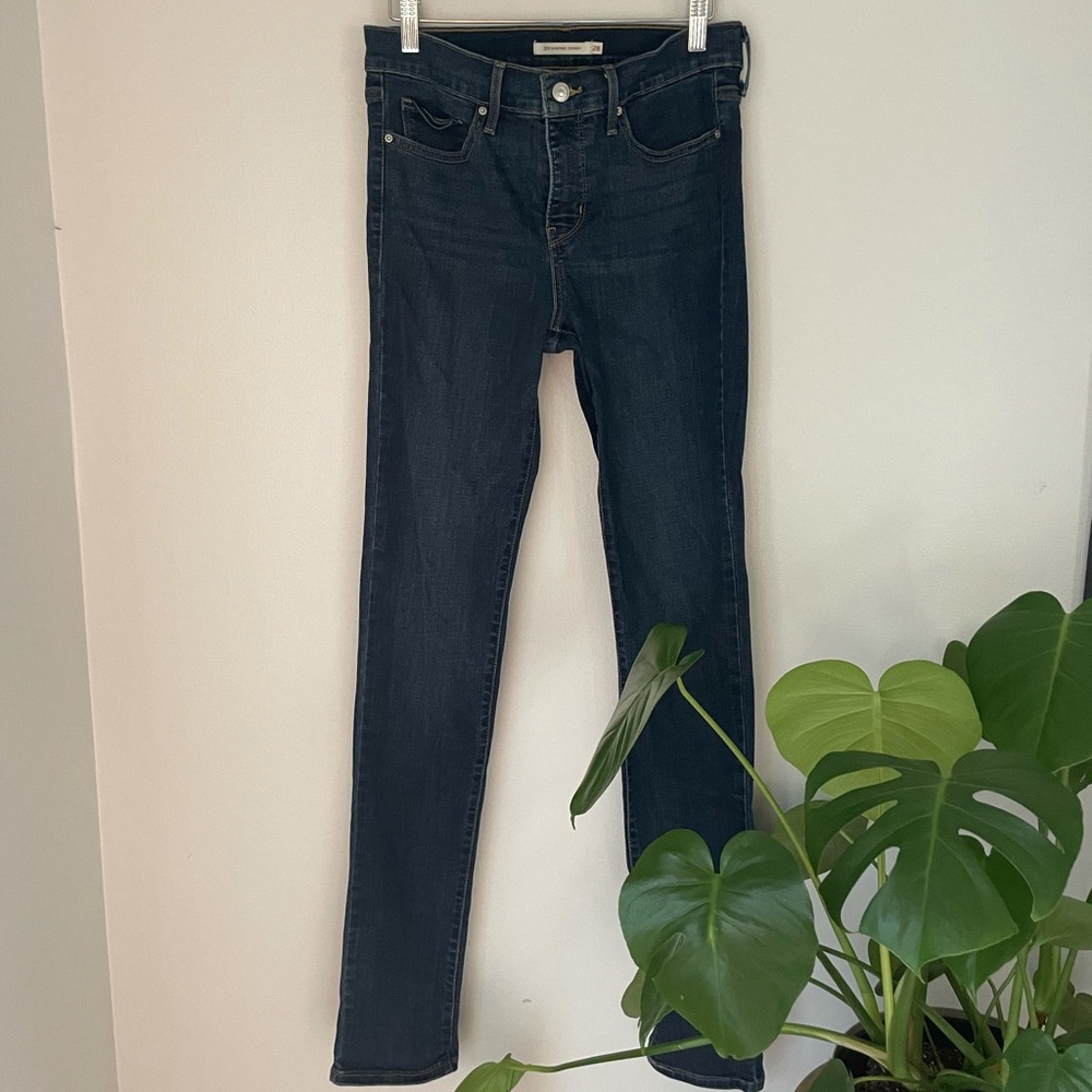 311 Levi’s shaping skinny jeans